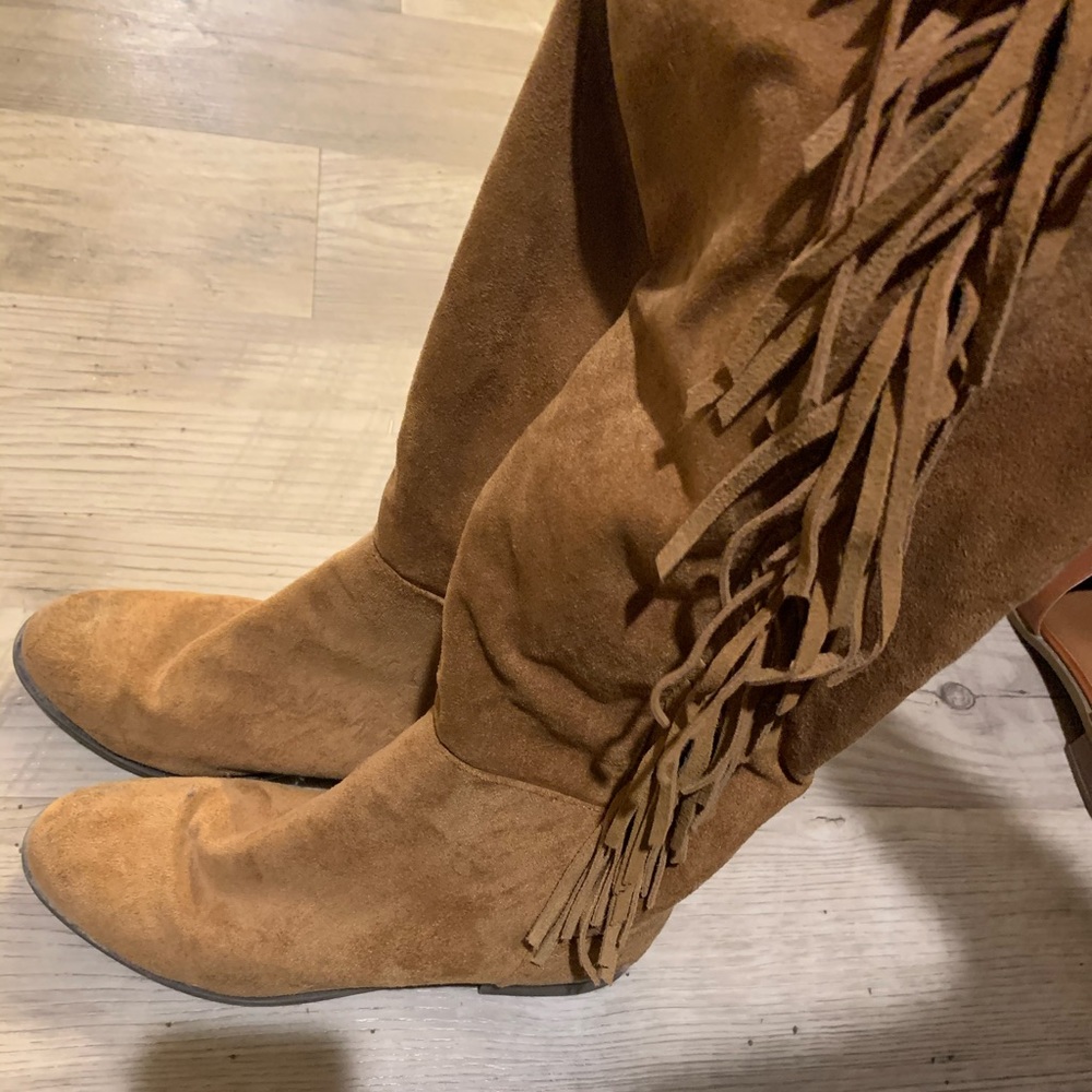 Moccasin boots